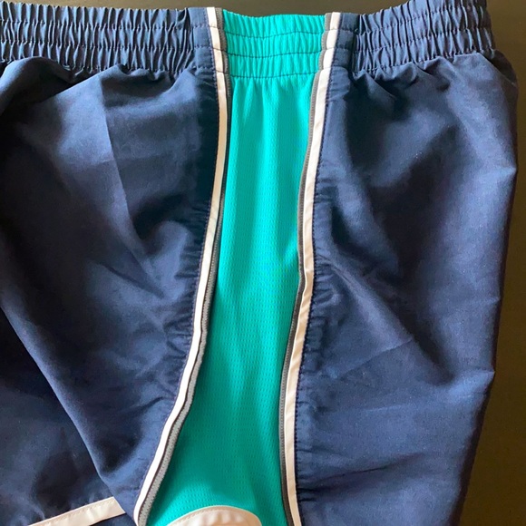 Danskin Athletic Shorts - Picture 3 of 4